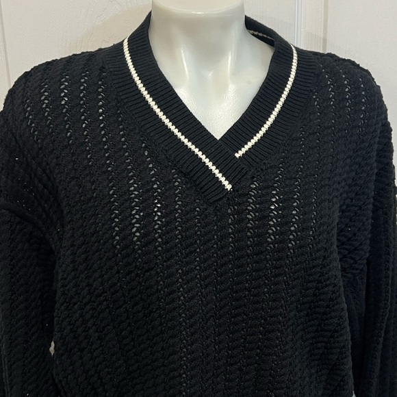 Tuckernuck Irene v neck black with white trim cotton crop sweater Medium - Picture 4 of 9